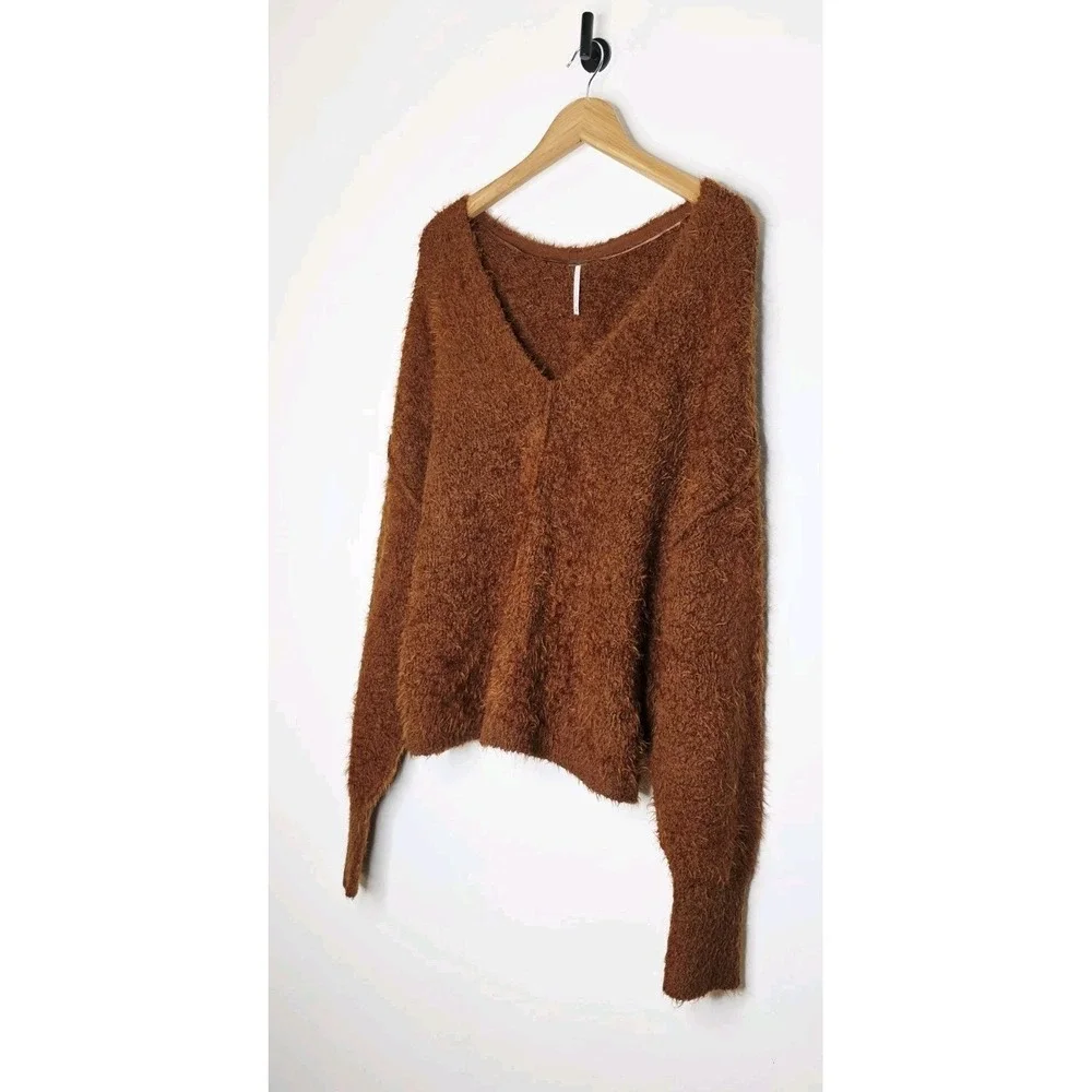 Free People Sweater Women's Icing V Neck Fuzzy Super Soft Cozy Pullover Size M - Picture 13 of 14